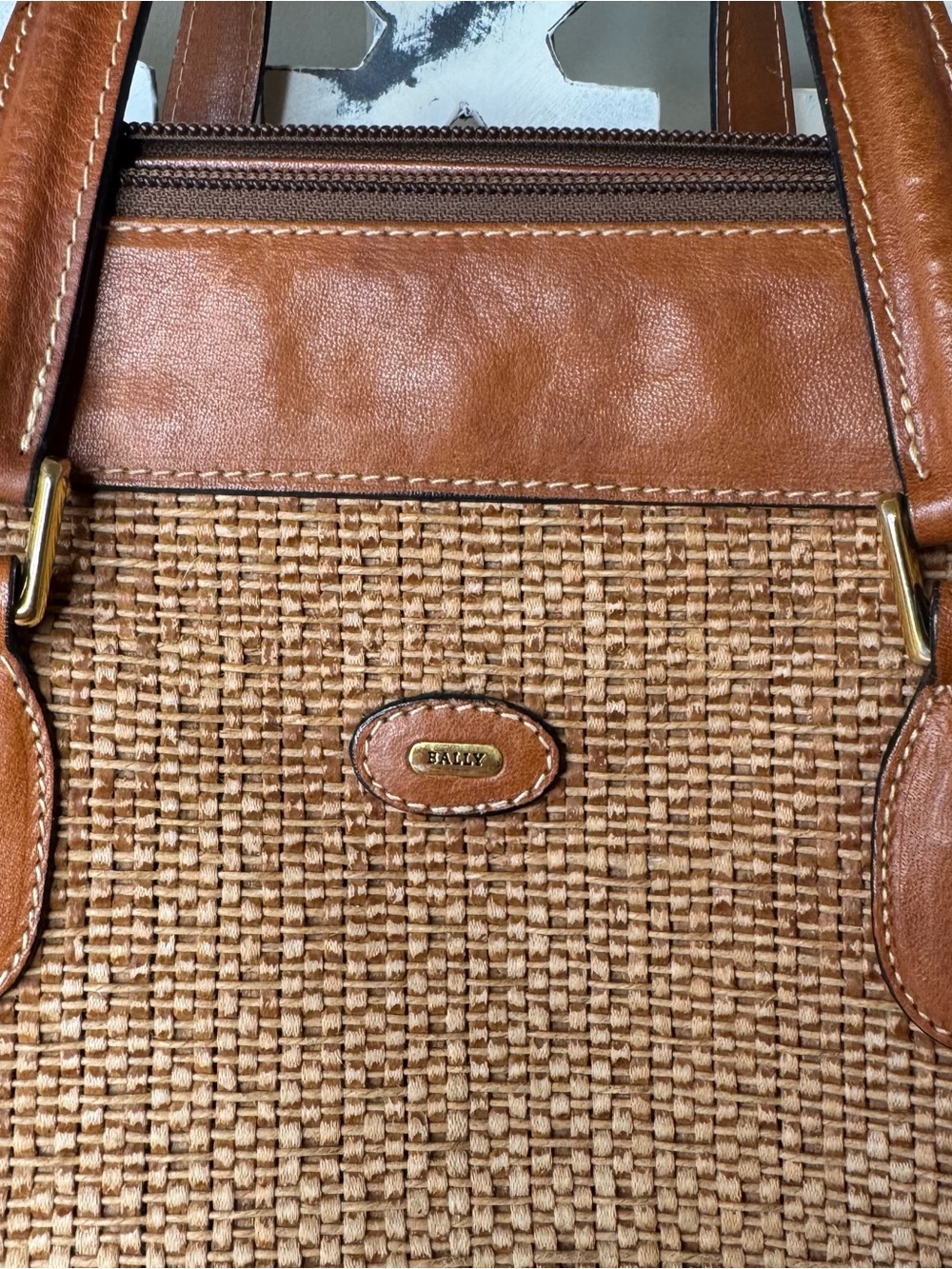 RARE VINTAGE BALLY HANDBAG - Picture 3 of 13